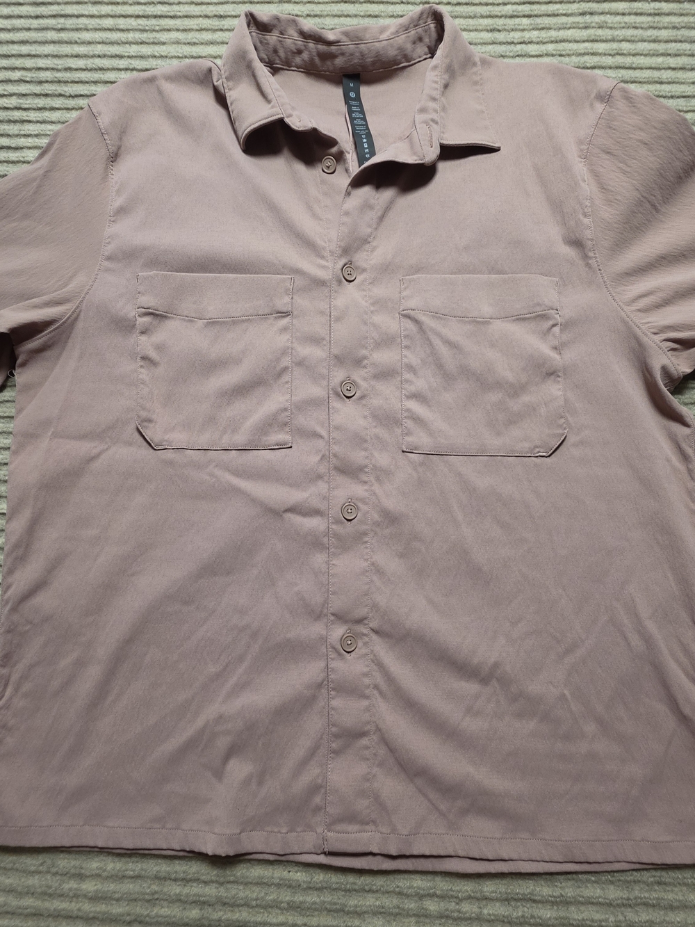 Lululemon Men’s Relaxed-fit Short Sleeve Button Up Twilight Rose Shirt Medium